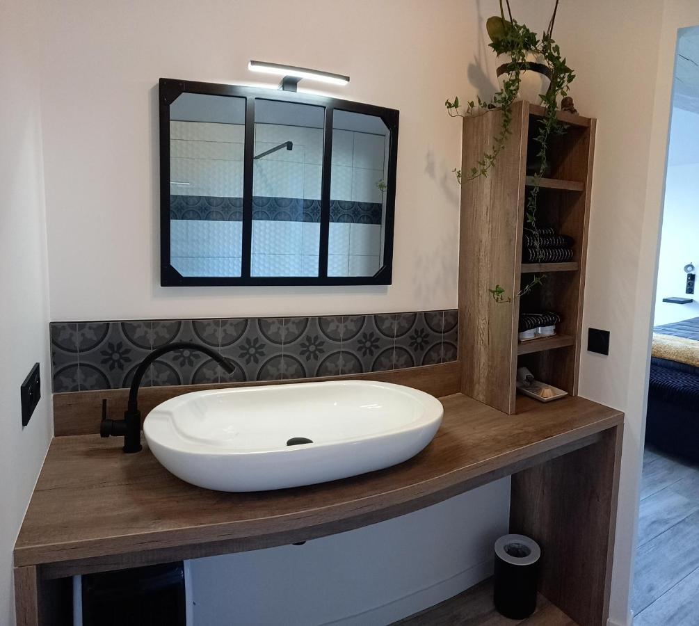 L'Atelier D'Andre Bed & Breakfast Monbahus Luaran gambar